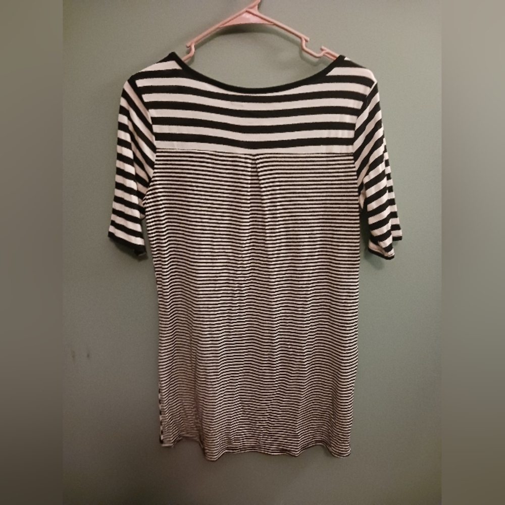 Short sleeve never worn